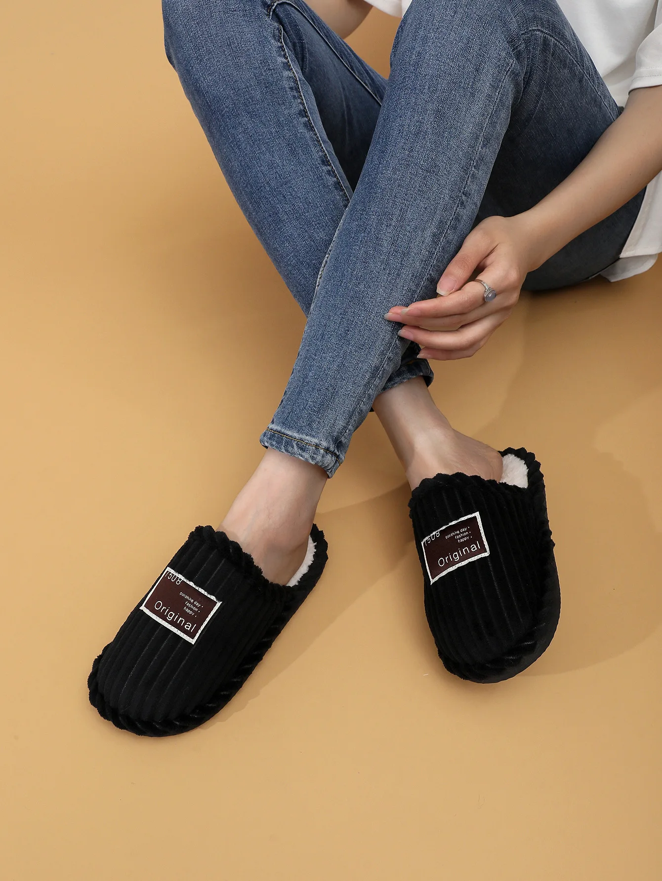 Herren-Hausschuhe, rutschfeste Baumwoll-Slides, wärmende Plüschschuhe, modische Winter-Hausschuhe, bequeme Damenschuhe. – Detail 9