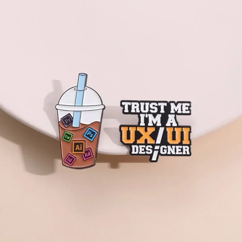 شارات معدنية للملابس وحقيبة الظهر ، إكسسوارات حقائب الظهر ، هدايا المجوهرات للأصدقاء ، ثق بي IM A UX UI ، تصميم UI #1