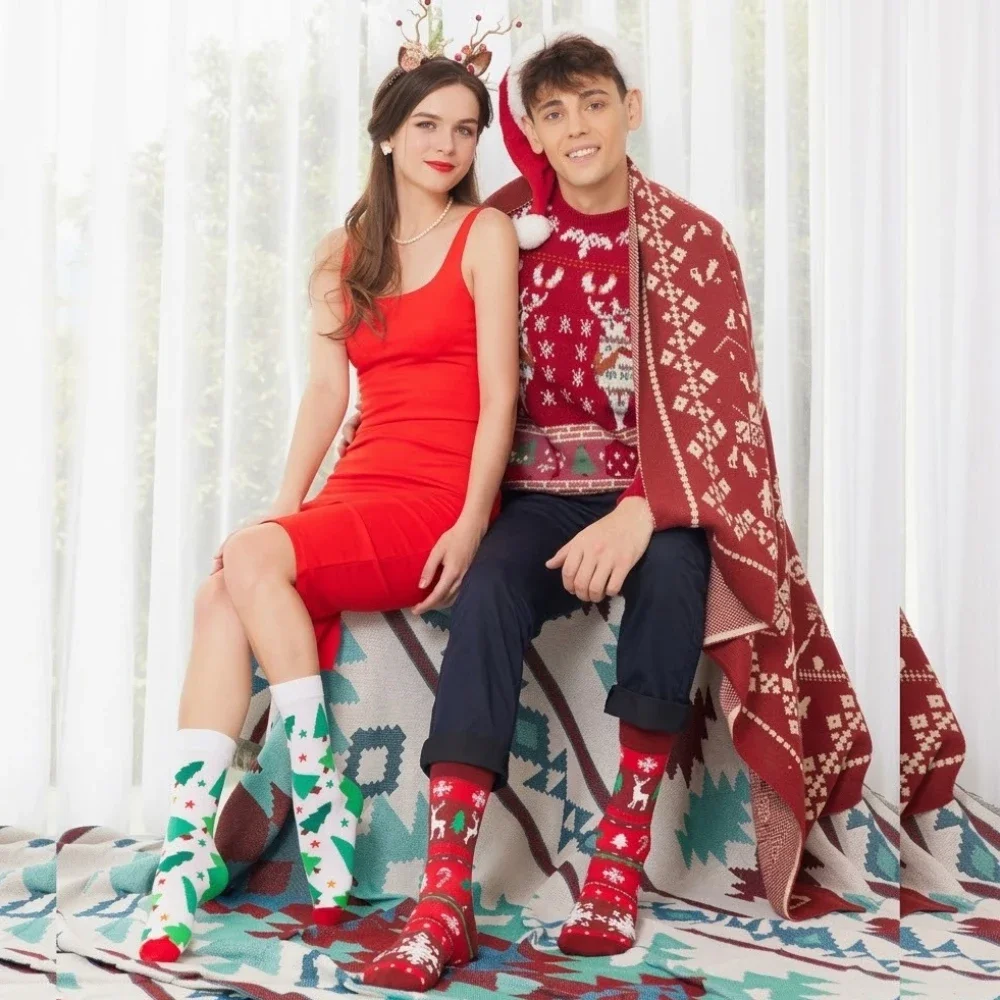 Christmas Socks for Men & Women Santa Claus & Reindeer Mid-Calf Socks Christmas Tree & Snowman Geometric Pattern Crew Gift Socks