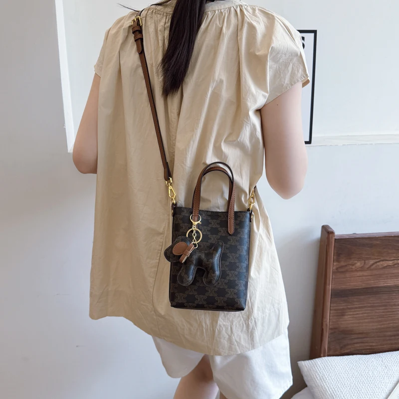 

Роскошная винтажная сумка-мессенджер для женщин с однотонным и дизайнерским буквенным логотипом в Парижской моде