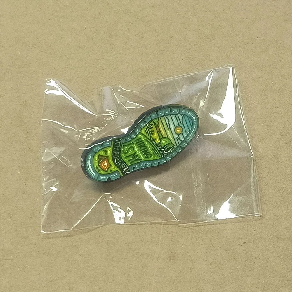 Wandern ist meine Therapie Emaille-Pin Lustige Camping-Schuhsohlen-Brosche Outdoor-Abenteuer-Abzeichen Naturliebhaber-Anstecknadeln Rucksack-Schmuck – Detail 9