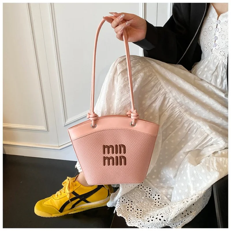 

Stylish Women's Handbag Made Of Cowhide Leather Boasting Paris Casual Spacious Soft Daily Modern Look​