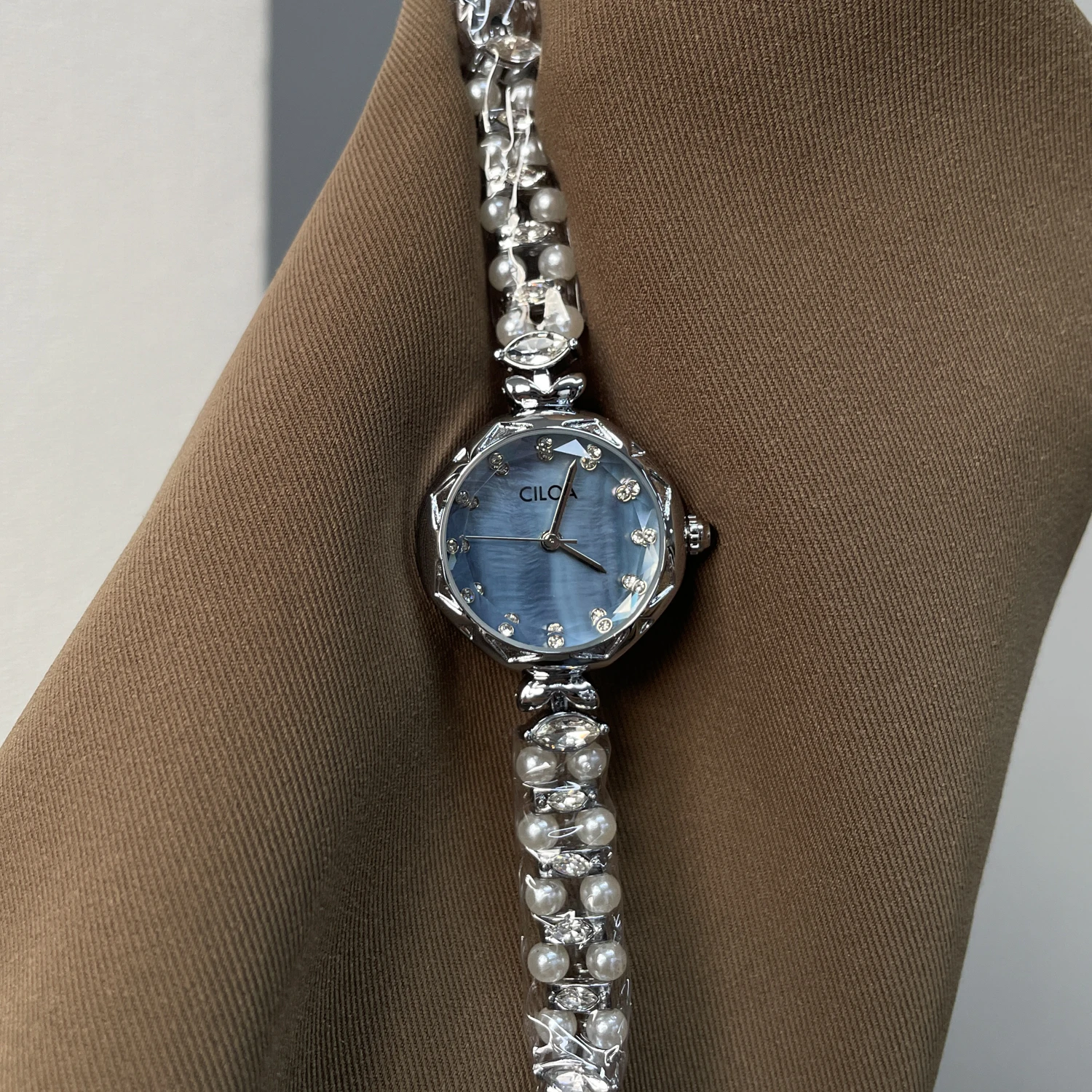 

CILOA round blue petite and exquisite women's watch, genuine 2025 new trendy fashion casual waterproof quartz watch for women.