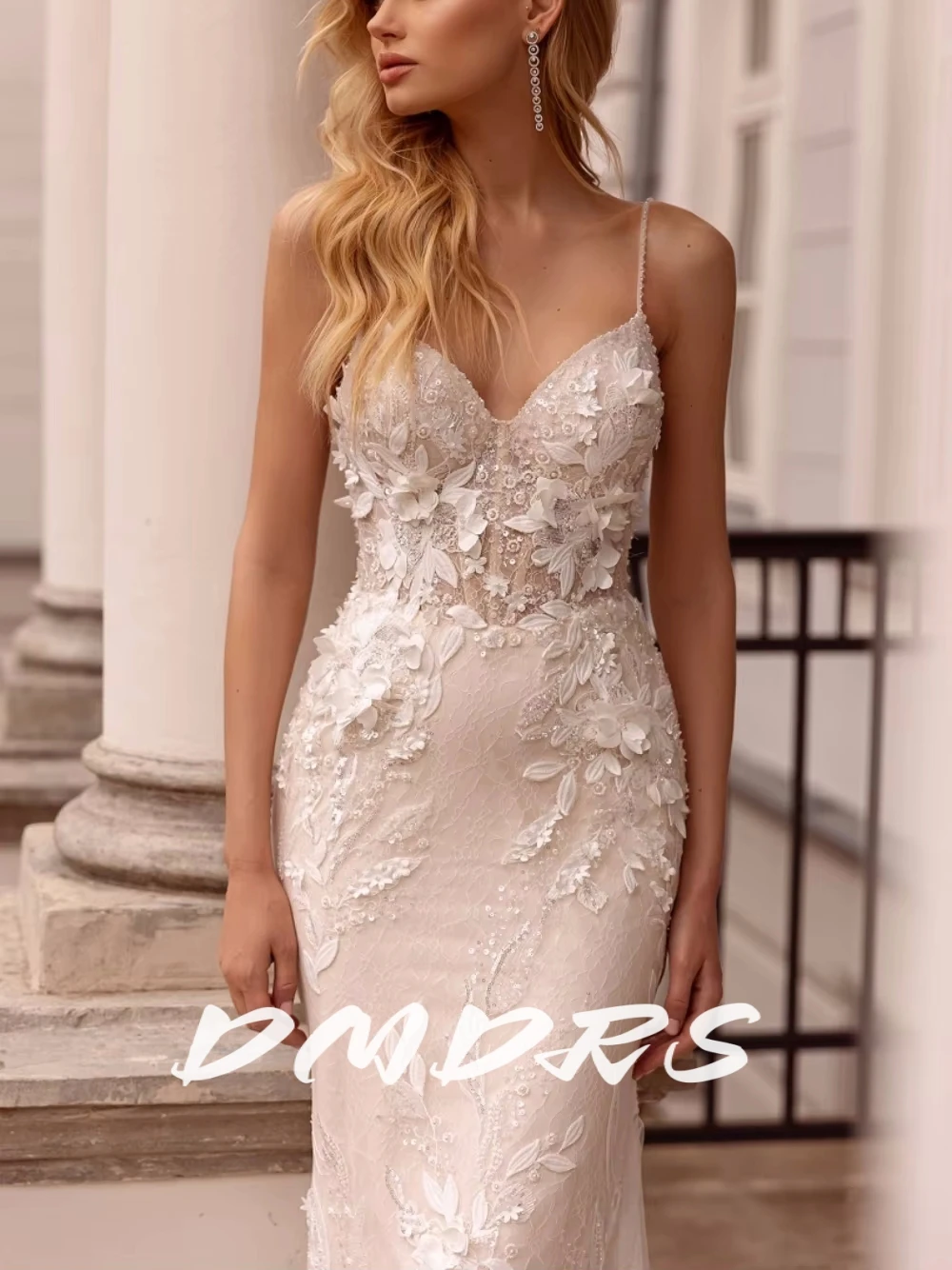 

Shiny V Neck Pearls Wedding Dresses Romantic Custom Made Dress For Bride 3D Flowers Corset Mermaid Bridal Gown Vestido De Novia