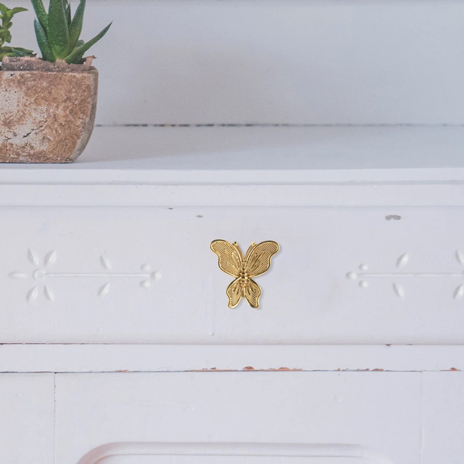 

Butterfly Brass Cabinet Handles Durable Vintage Gold Drawer Pulls for Wardrobe Dresser Cupboard Furniture Hardware Comfortable