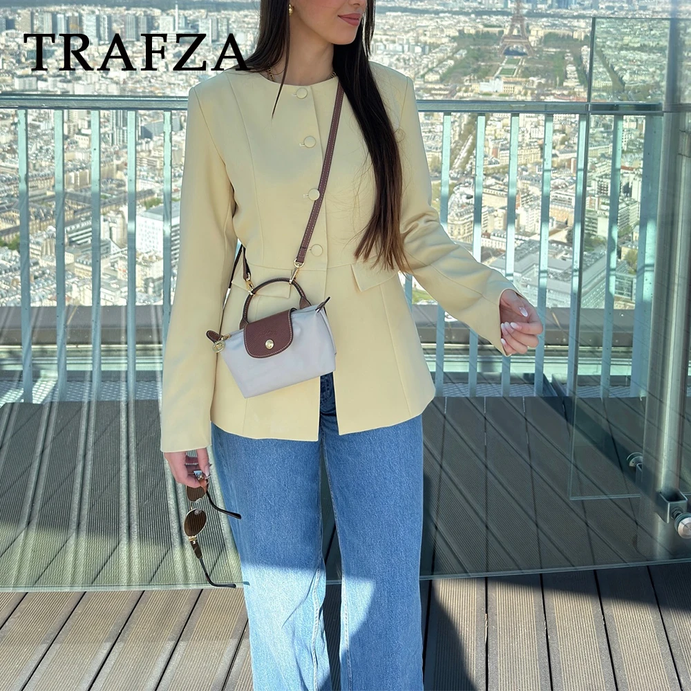

TRAFZA Chic Casual Yellow Women Outwears Fashion 2025 Autumn Streetwear Pockets O-Neck Single Breasted Vintage Female Jackets
