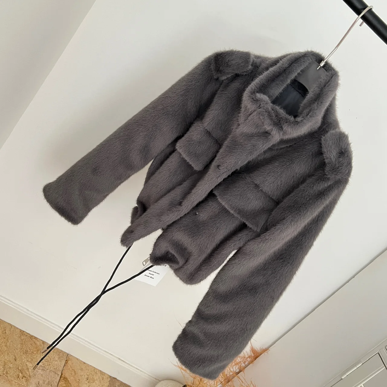 سترة نسائية للخريف والشتاء أنيقة من شعر المنك الصناعي بأكمام طويلة وفتحة رقبة الياقة المدورة ملابس خروج نسائية فضفاضة قصيرة من الفرو الصناعي ملابس خارجية