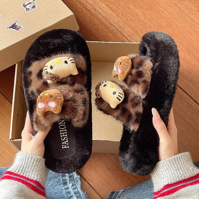 Zapatillas informales versátiles con gato de dibujos animados de Anime, prendas de vestir exteriores bonitas, zapatos de mujer, otoño 2025, nuevos zapatos Kawaii para el hogar para niñas, zapatillas de baño