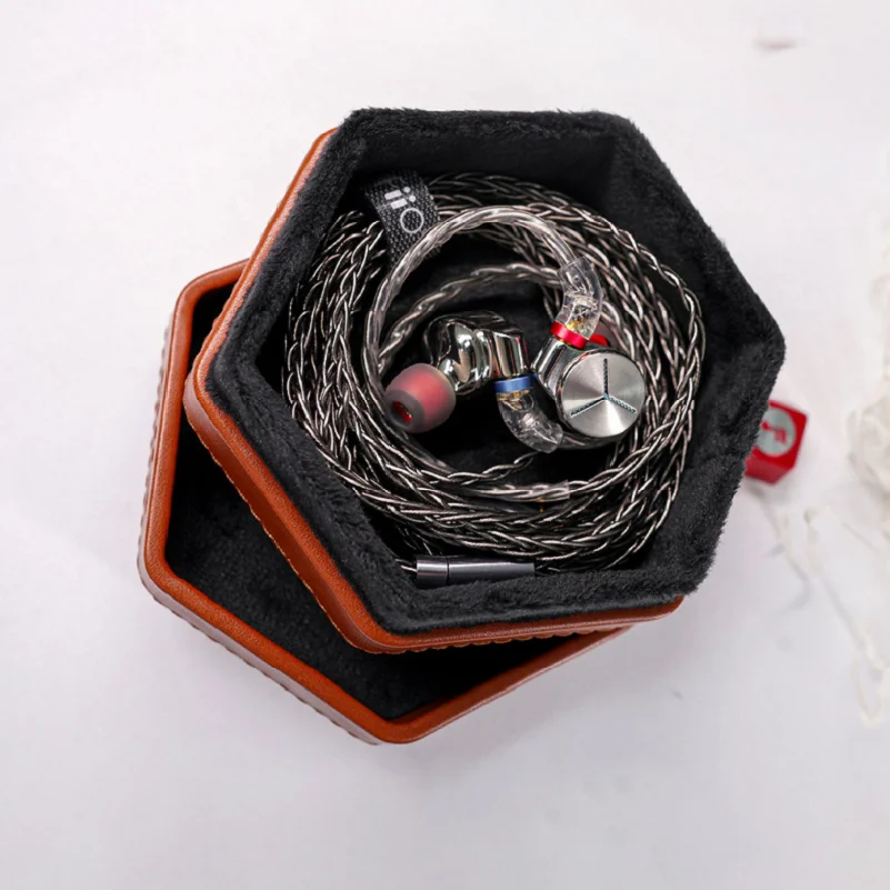 FiiO HB7 Leather Storage Box Leather Carrying Case Portable Pressure Boxs for Earphone  FH9 FH7S FX15 FD5 FDX FD11 FH11