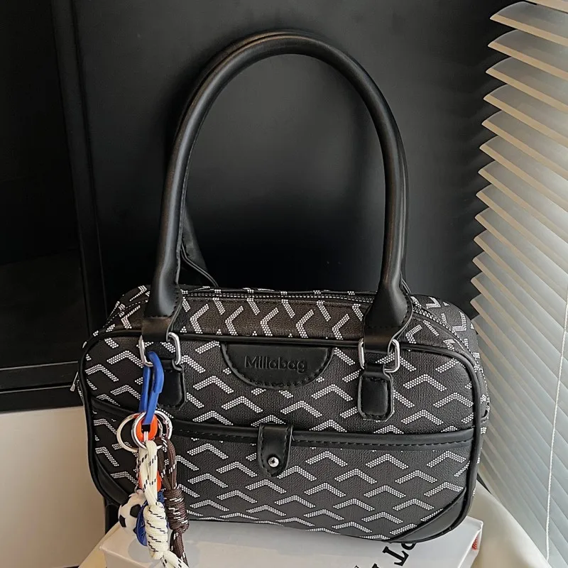 

‌2025 Fall New Bowling Bag - Trendy Crossbody/Shoulder/Underarm Multi-Way Purse, Spacious Pillow Shape Designer Bag for Women