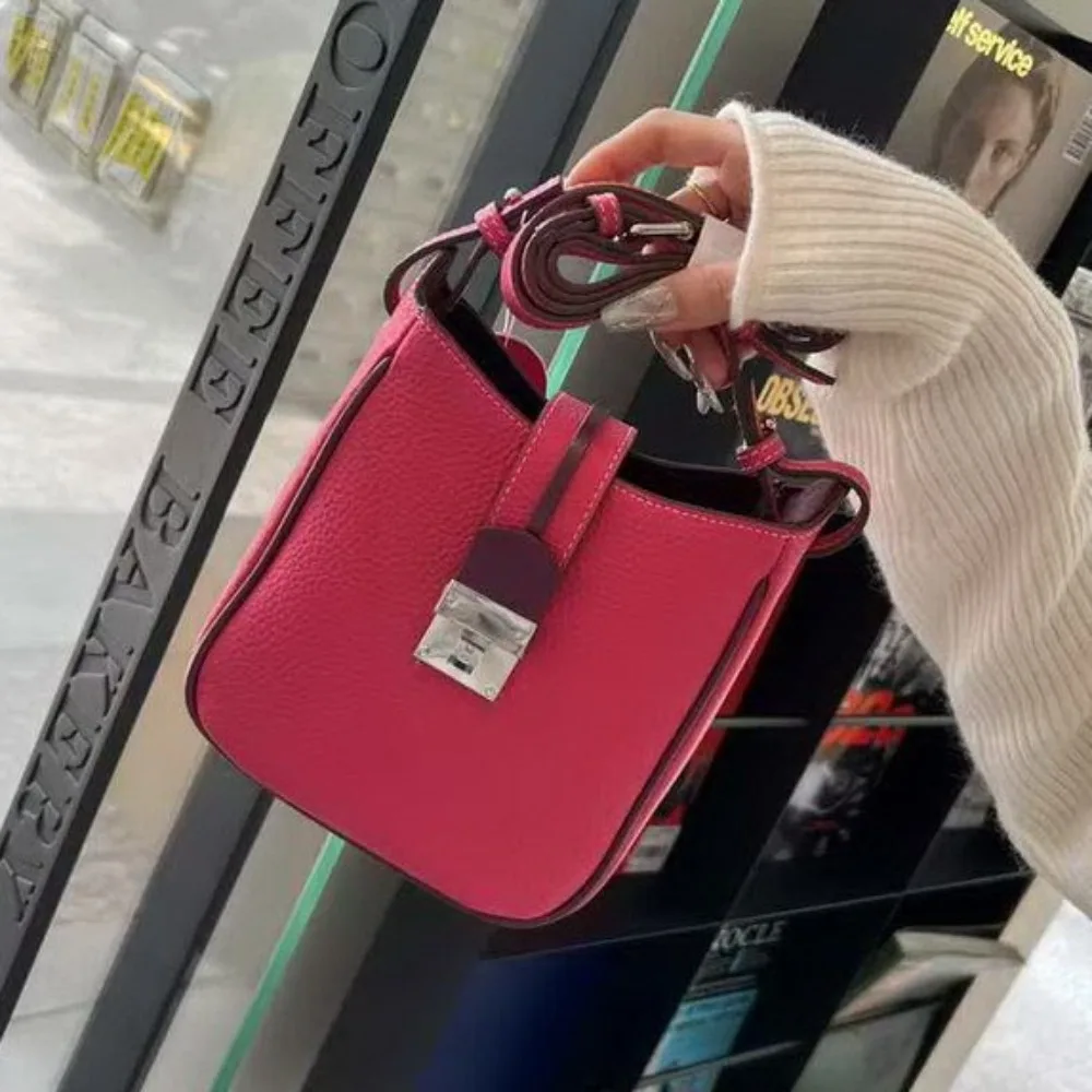 

New Leather Women's Bag First Layer Fashion Cowhide Versatile Splicing Simple Pump with Premium Small Bucket Mini Lucky Tote Bag