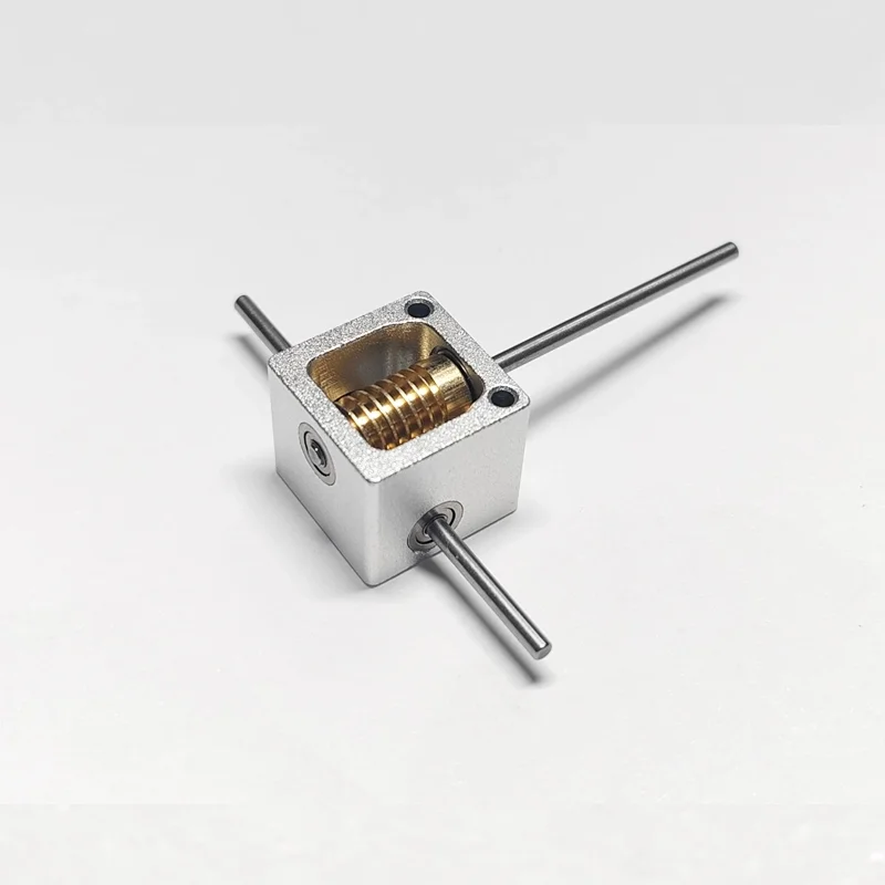 

Мини-мини-червячный редуктор 2/3 мм, прямоугольный токарный привод, коробка передач Micro, 90-градусный редуктор, самосборка своими руками