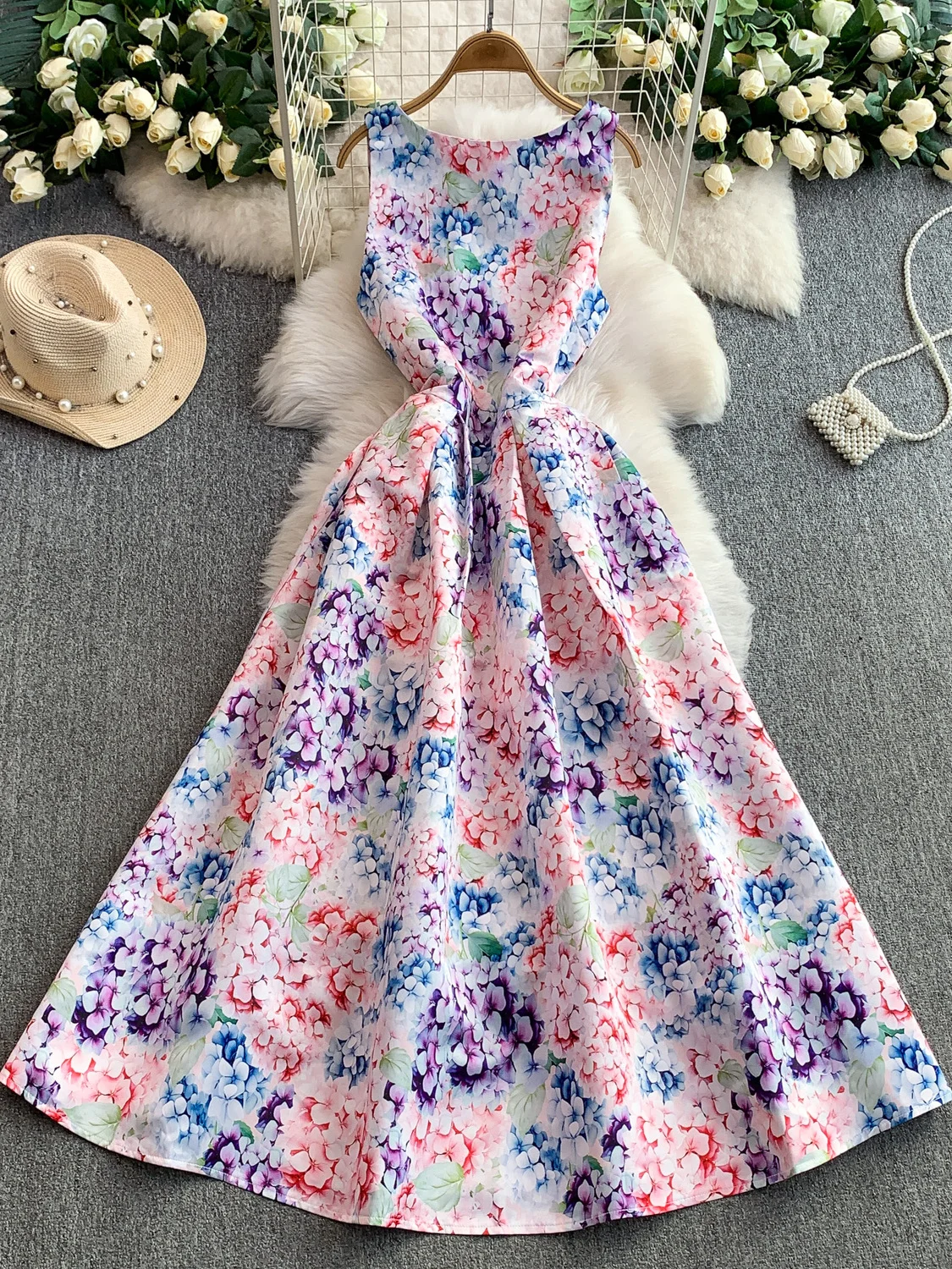 Sukienka damska z kwiatowym wzorem, odkryte ramiona, długa, wysoki stan, krój A-line, idealna na urodziny.