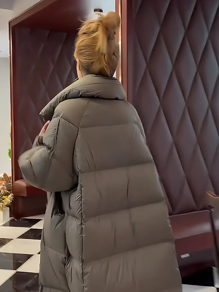 2024 invierno nuevo Faionable versátil Thiened Floing cuello grande blanco Du abajo Jaet mujer moda viaje Sle