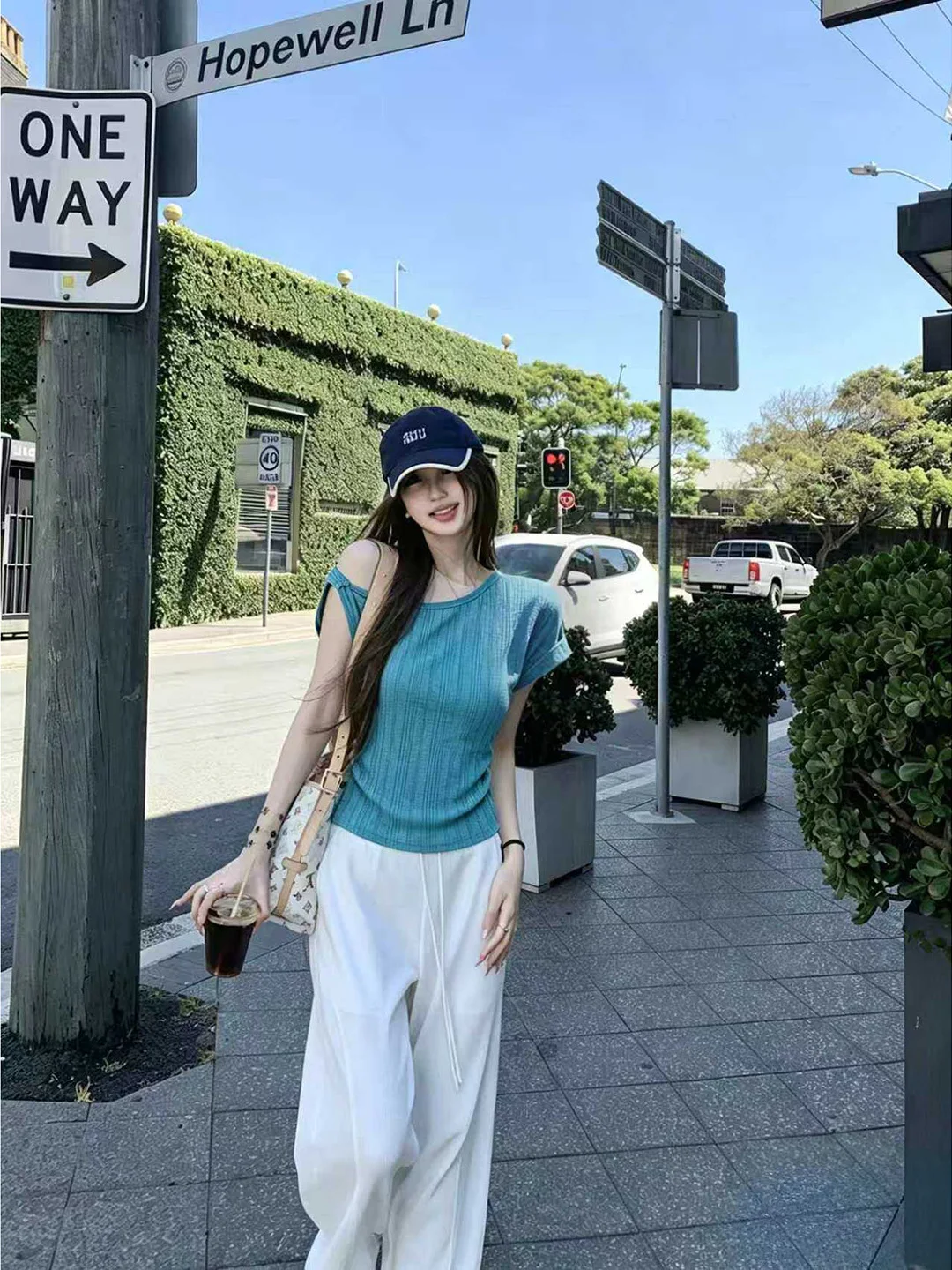 Stunning Twist Knot Shoulder Short Sleeve T-Shirt Women's 2026 New Summer Pleated Waist Slimming Pure Desirable Spicy Girl Top