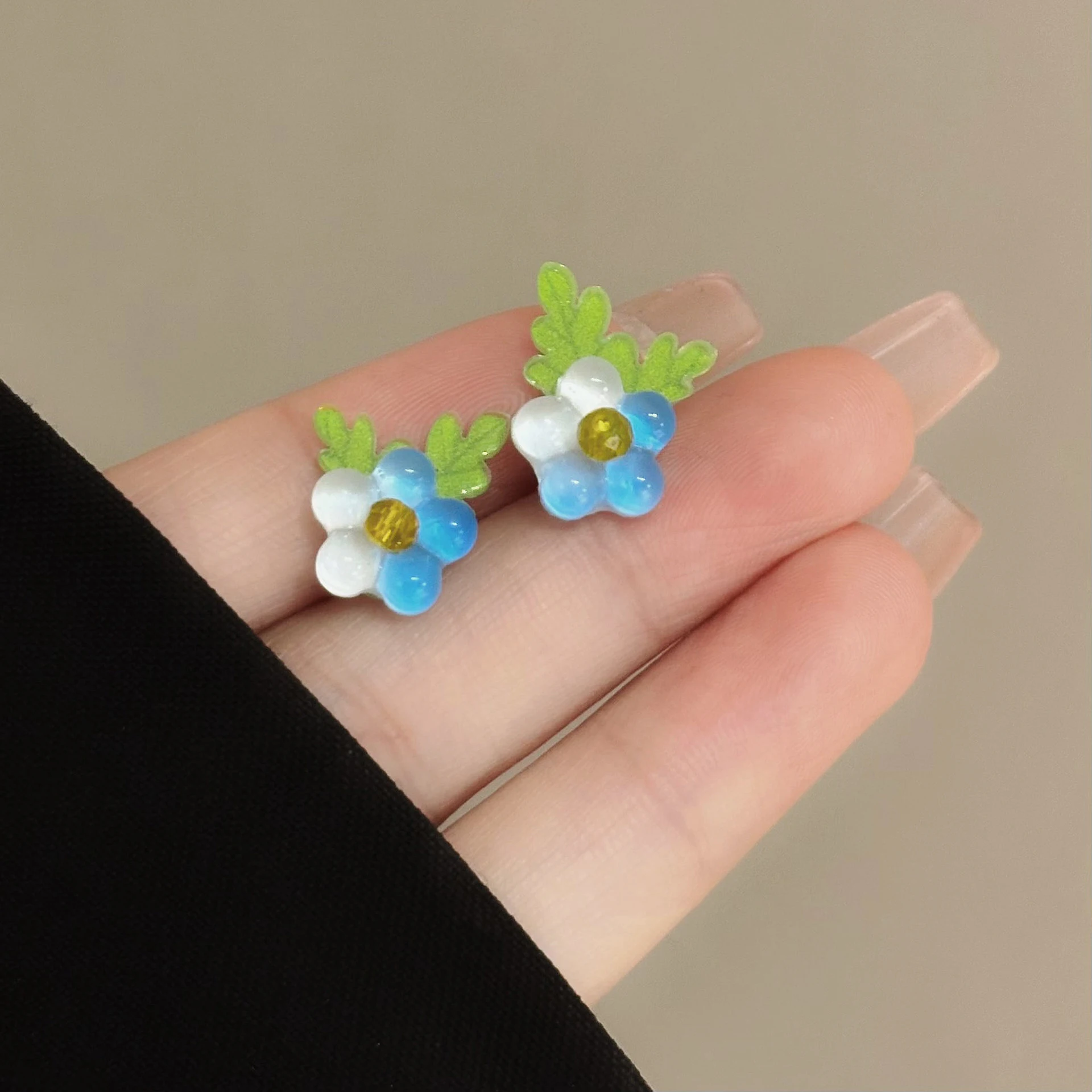 Forget-me-not Blue White Gradient Flower Stud Earrings Sweet Temperament Earring Jewelry For Lady and Girls Holiday Gifts