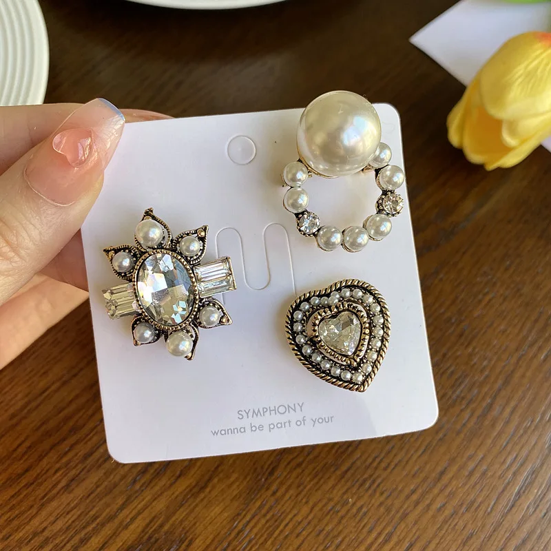 Vintage Palace Crown Cross Pearl Crystal Brooch Lapel Pins For Women Girls Classic Elegant Office Suit Coat Brooches Badges Gift
