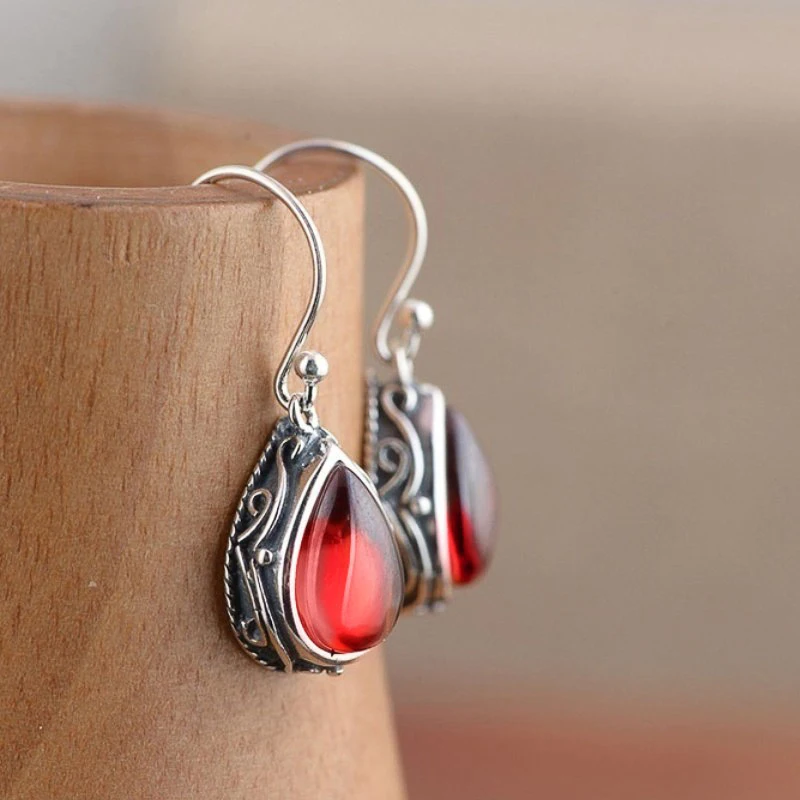 Huitan Green/Red Pear Stone Drop Earrings for Women Ethnic Style Aesthetic Carved Pattern Temperament Lady's Earrings Jewelry