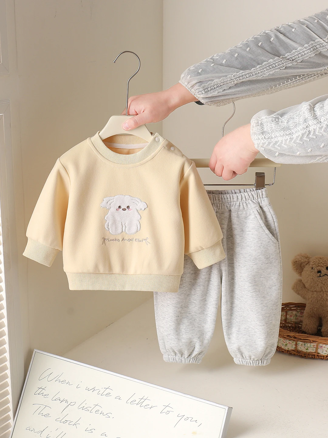 

Spring Outfit for Baby Girls Cute Princ Sle Long Sve Sweatirt And Pants Set Breathable Polyester Cotton Blend