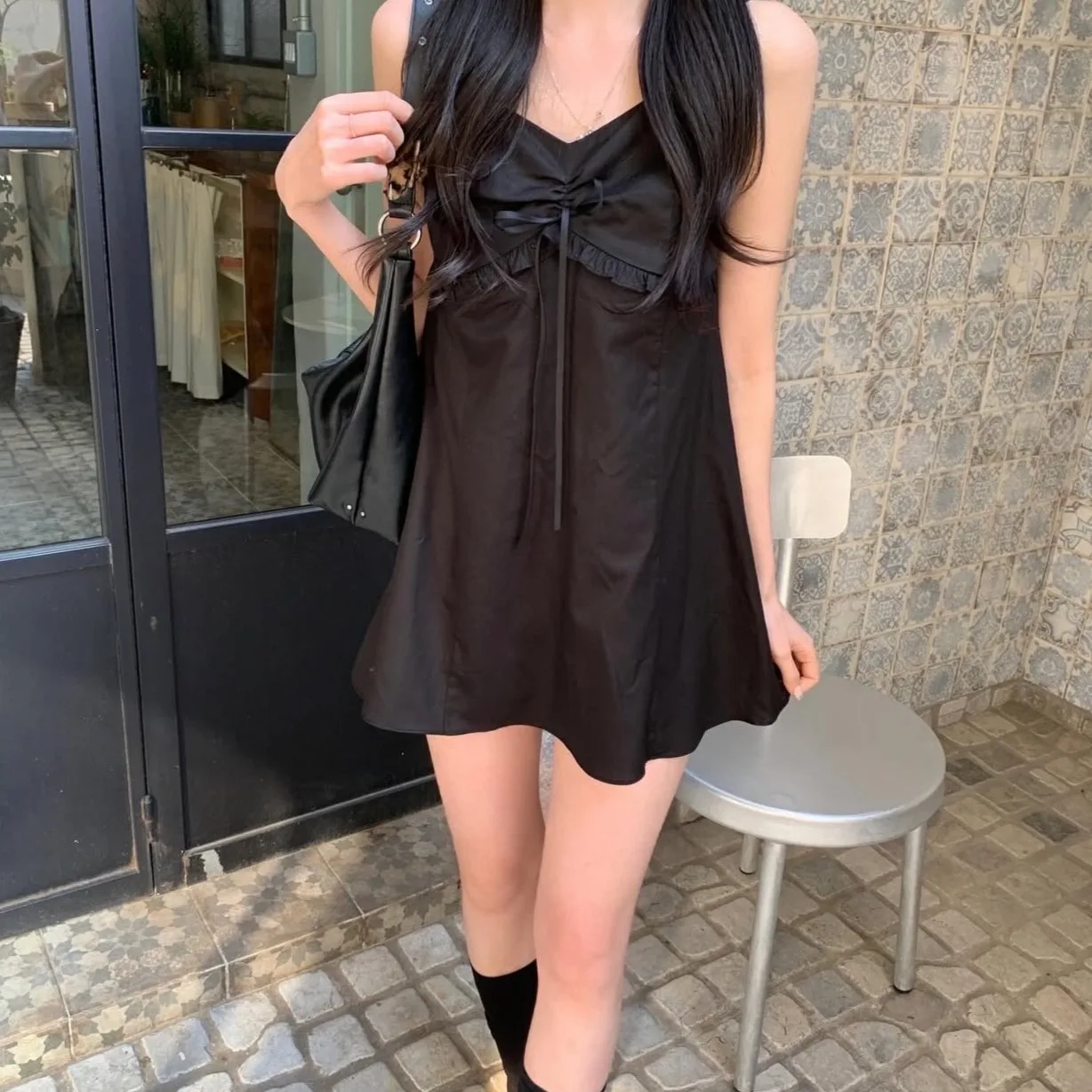 

Новое усовершенствованное короткое платье без рукавов с кружевными вставками, универсальное, в нежном стиле, для повседневной носки, для молодых женщин в начале двадцати лет