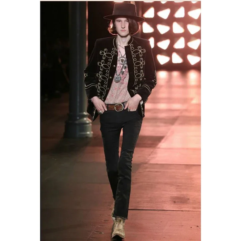 

Новые мужские ботинки ручной работы, золотые ботинки из натуральной кожи со змеиным узором, мужские ботинки на высоком каблуке для вечеринки/свадьбы, мужские боты!