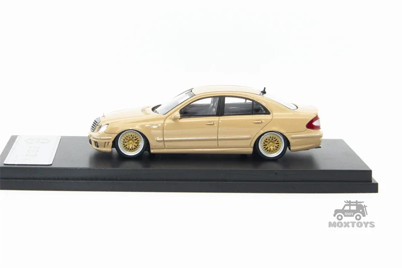 MK MODEL 1:64 MB E63 Lowride Desert yellow Diecast Model Car