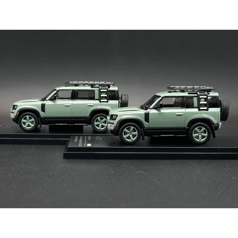 AR BOX 1:64 Defender 90 110 75th Anniversary Complimentary Accessories Diecast Diorama Car Model Collection Toys