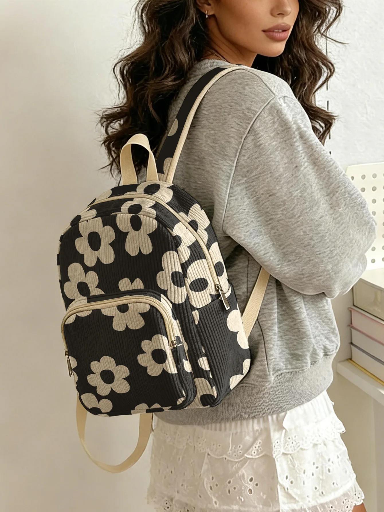 

Retro Black & White Daisy Allover Print Women Fashion Backpack Corduroy Multi-pocket Large Capacity Commuter Bag