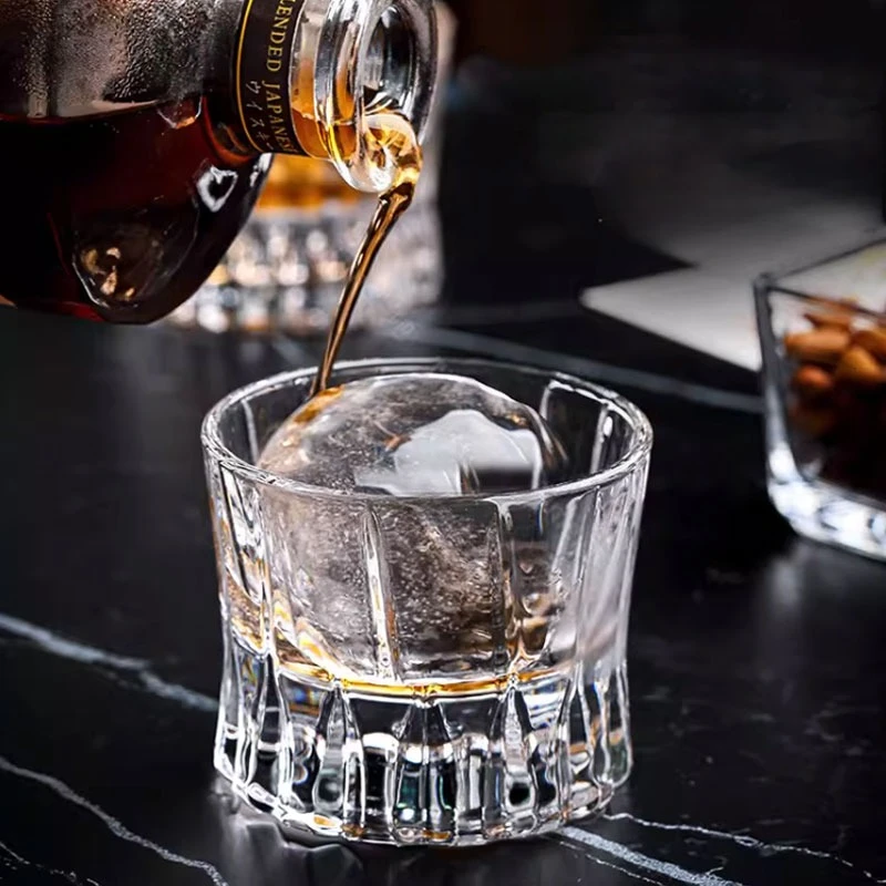 

2 шт. Элитные ретро-бокалы для вина и виски с ручной гравировкой, стеклянные бокалы для виски, легкие роскошные бокалы для вина в стиле хоккейной клюшки, кофейные чашки