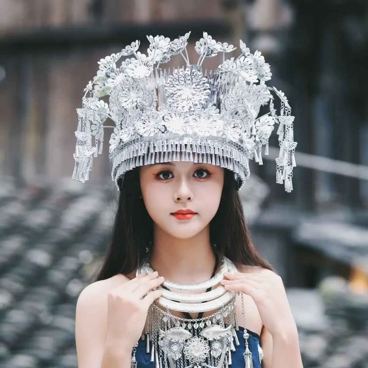 Nuovo copricapo di minoranza etnica Miao gioielli testa puntelli cappello Guangxi lega argento cappello di metallo copricapo di colore argento gioielli testa grande