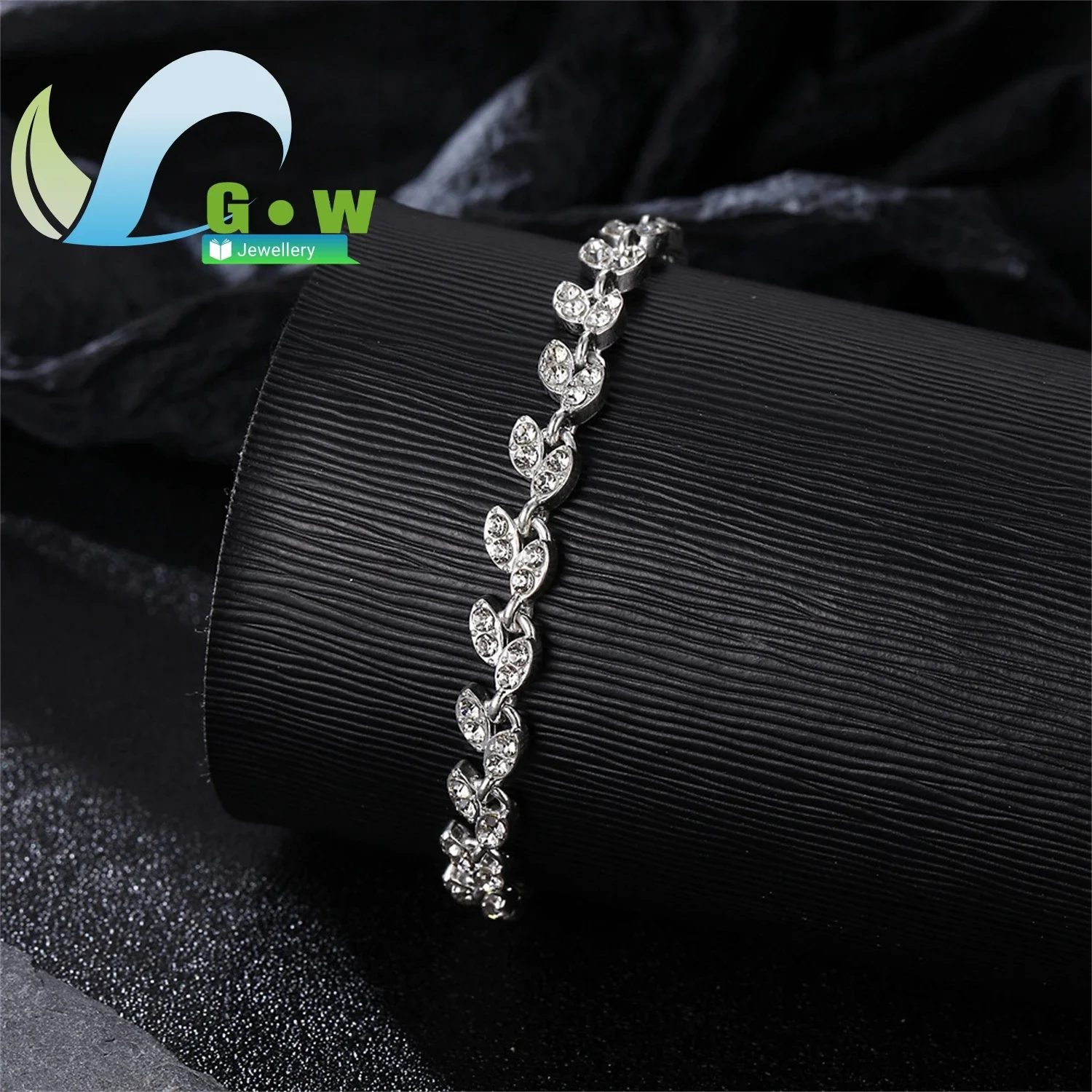 Bracelet Multicolor Diamond Inlaid Leaf Roman Style Fashion Personality Trendy Jewelry for Women Daily Casual Wear Hand Accessor