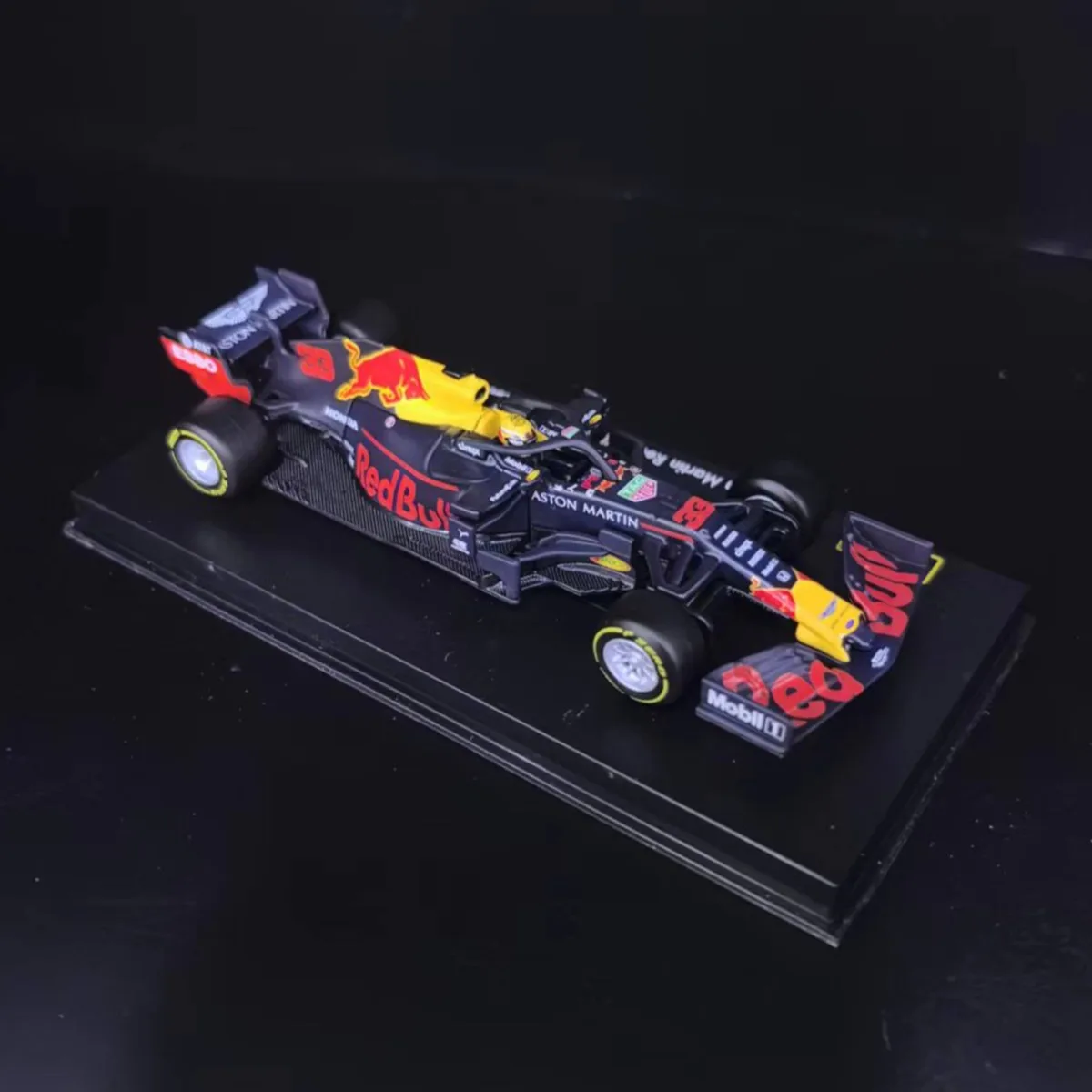 Bburago RedBull RB15 limitado # Modelo de coche 33 Max F1 con escaparate, escala 1:43, figura coleccionable en miniatura de carreras de Fórmula 1, juguete