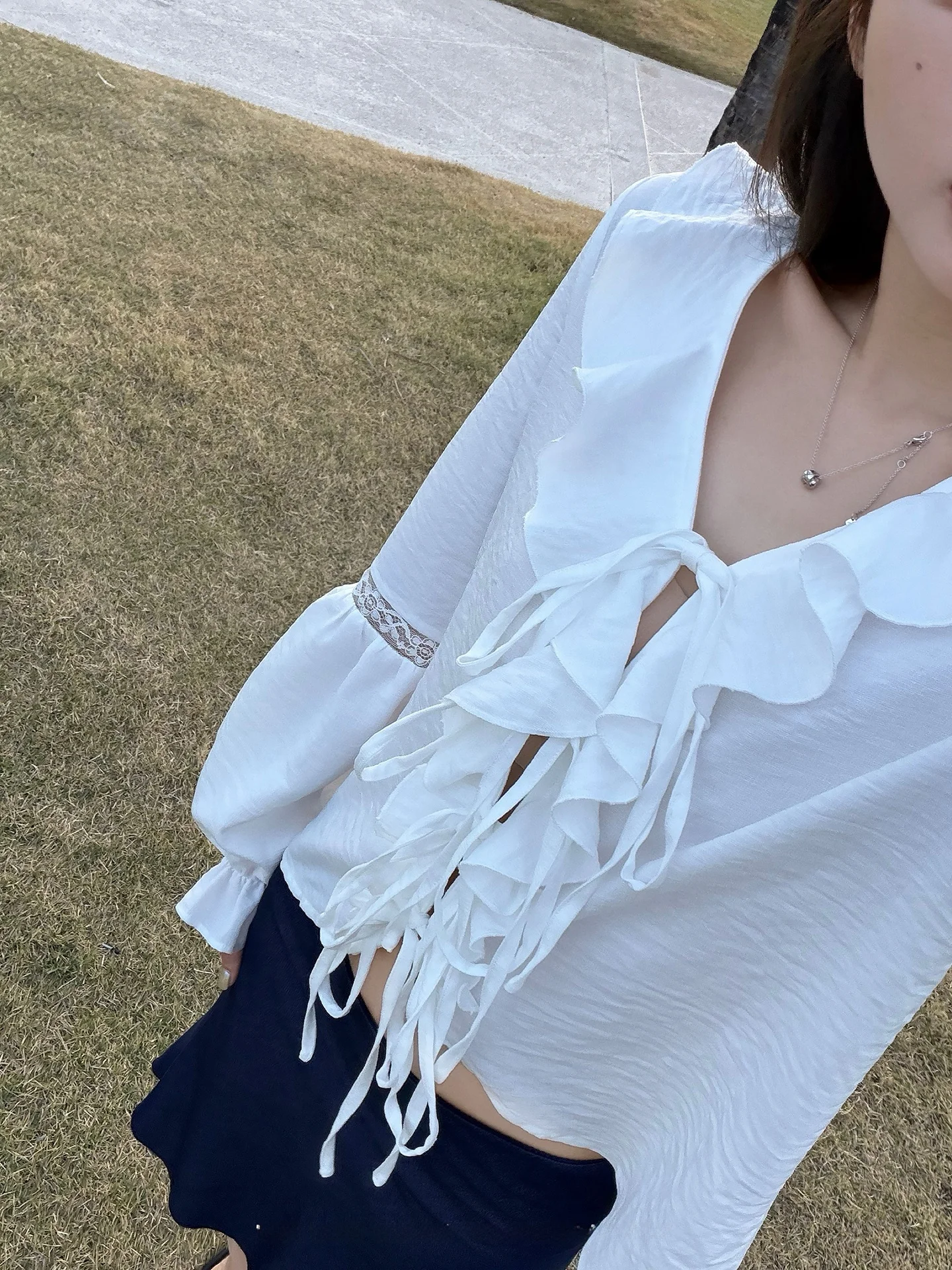 

Женская блузка с рукавами-фонариками, V-образным вырезом, весенняя, повседневная, тонкая, с широким подолом, дышащая, с длинными рукавами, на пуговицах