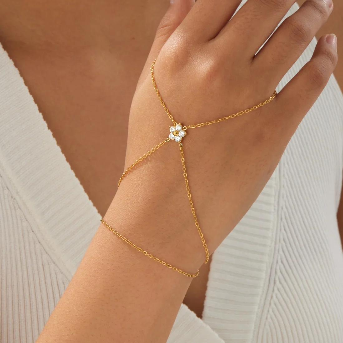 Edelstahl Minimalistisches Doppelschichtiges Weißes Blumen-Strass Handgelenk-Armband Damen Mode Nicht-verblassender Schmuck