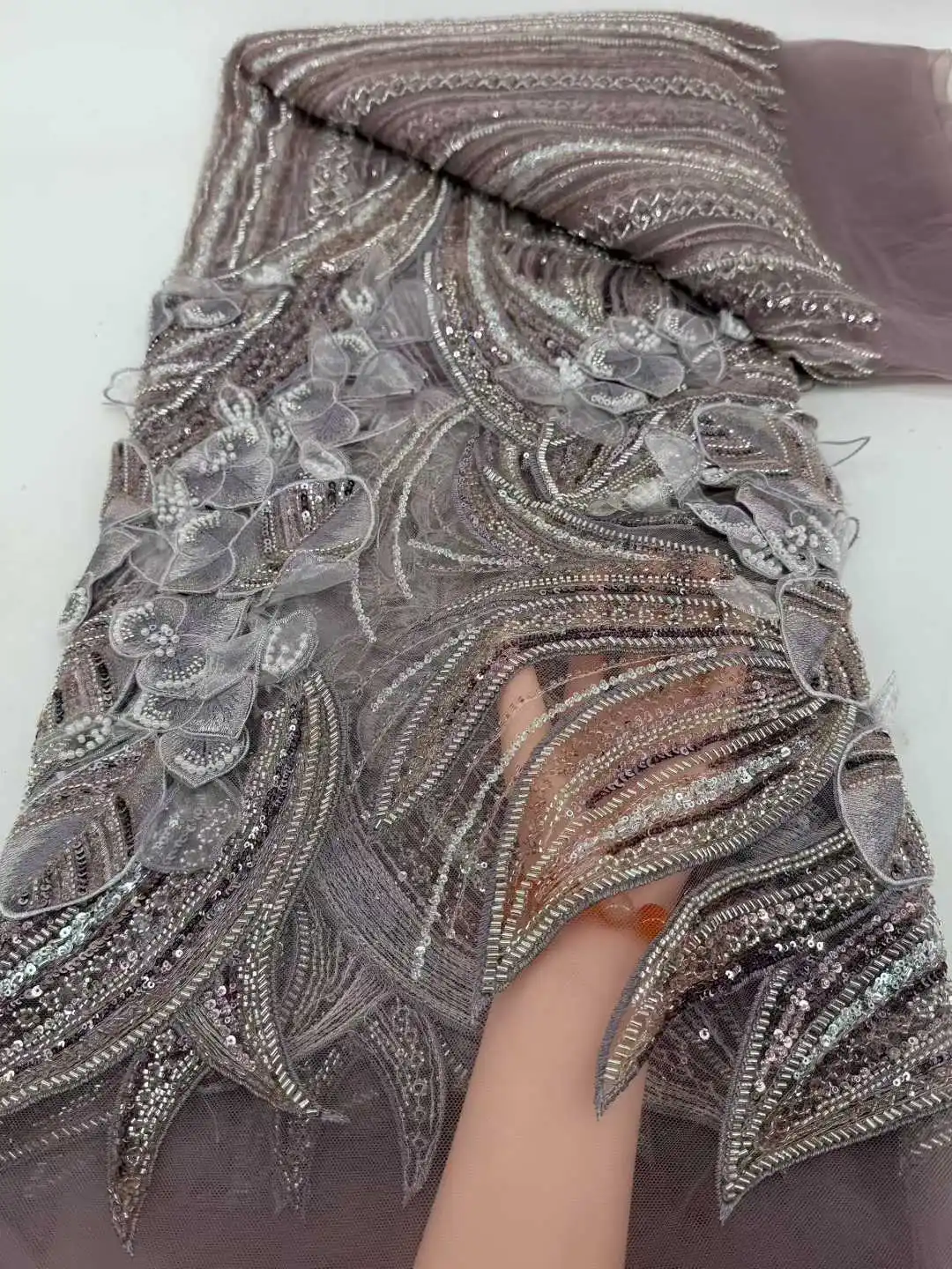 2025 Luxury 3D Flower Heavy Beaded Lace Fabric Bridal Fabric Wedding Fabric French Nigerian Sequins Embroidered on Tulle 5 Yards