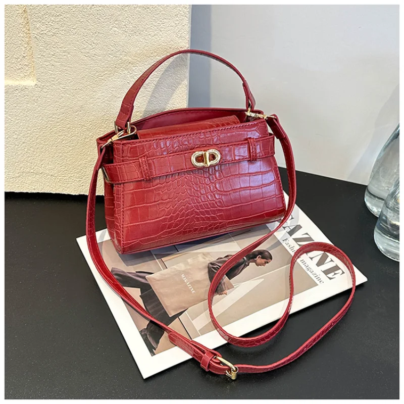 

2026 New Women's Designer Crocodile Print Kelly Bag Luxury Crossbody Shoulder Bag Trendy Niche Handbag for Daily Use