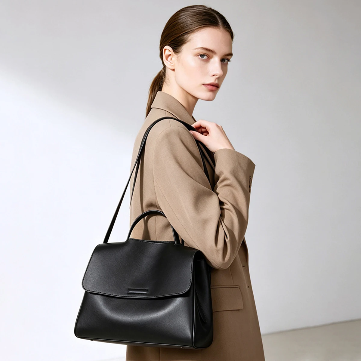 Korean-style Simple Top-grain Cowhide Women Shoulder Bag Fashion Work Commuter Handbag Light Luxury Genuine Leather Ladies Bag