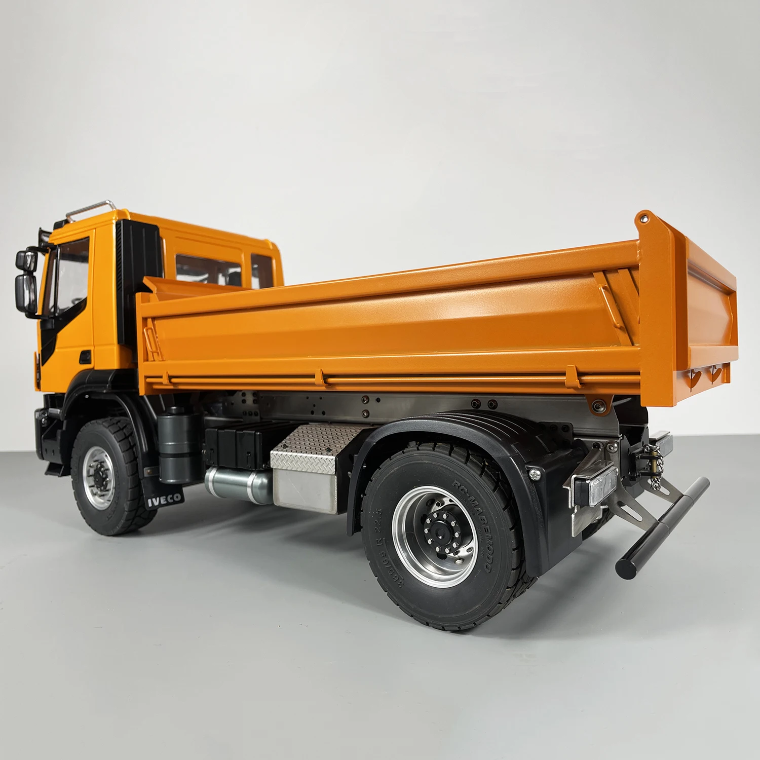 4x4 RCトラック 1/14 油圧式RCダンプトラック デフロック付き ライト＆サウンドシステム メモトコントロール カーモデル おもちゃ 男の子向け