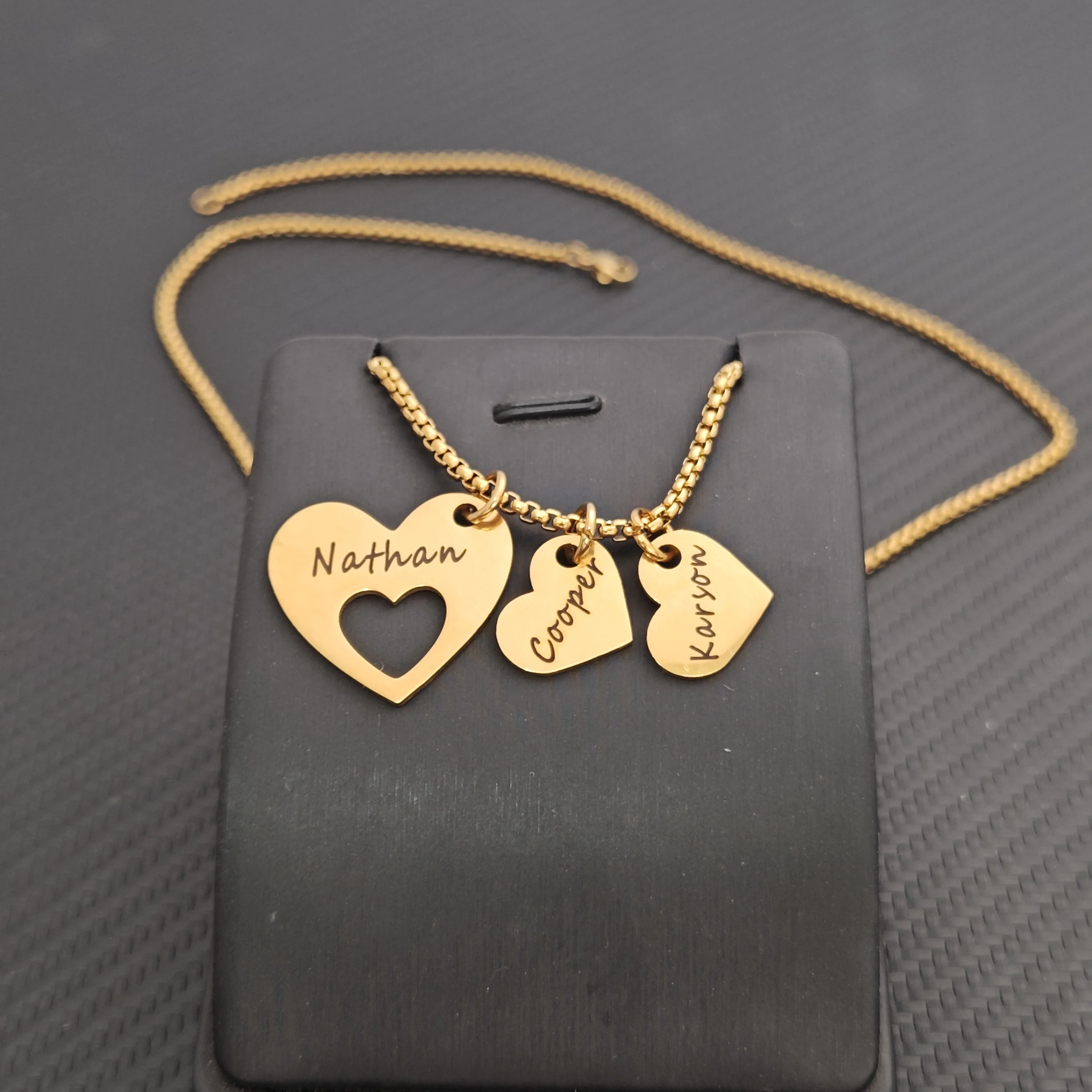 Customized Name Hearts Necklace For Family Engraved with Parents & multiple Children Names Stainless Steel Commemorative Jewelry