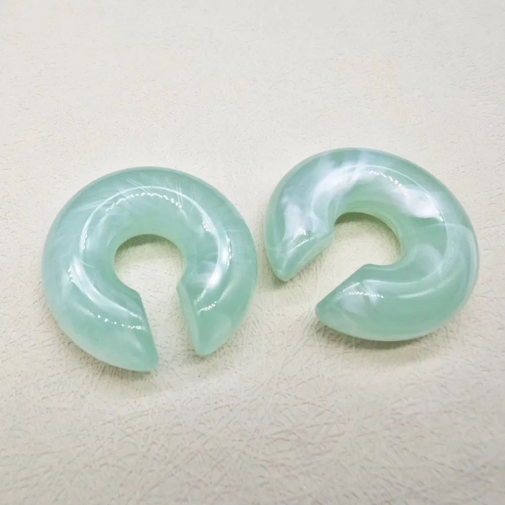 INS Acrylic Ear Clip Earrings Round Resin C Shape Ear Cuff Lightweight Jelly Color No Piercing Earrings Daily Wear