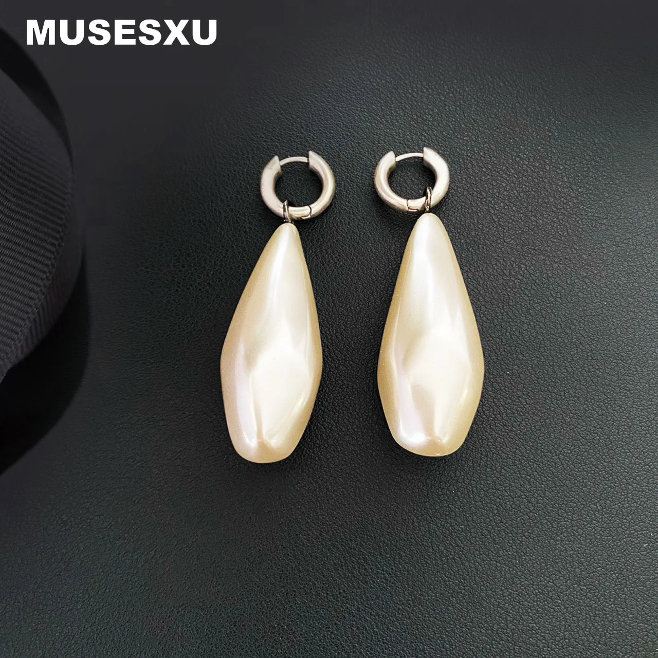 

Jewelry & Accessories Classic Retro Style High-Quality Alien Large Pearl Earrings For Woman's Party Gifts