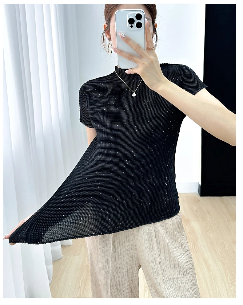 

IN STOCK Miyake fold short sleeve T-shirt stand collar Baby's breath Tofu pleats Slim T-shirt HOT SELLING