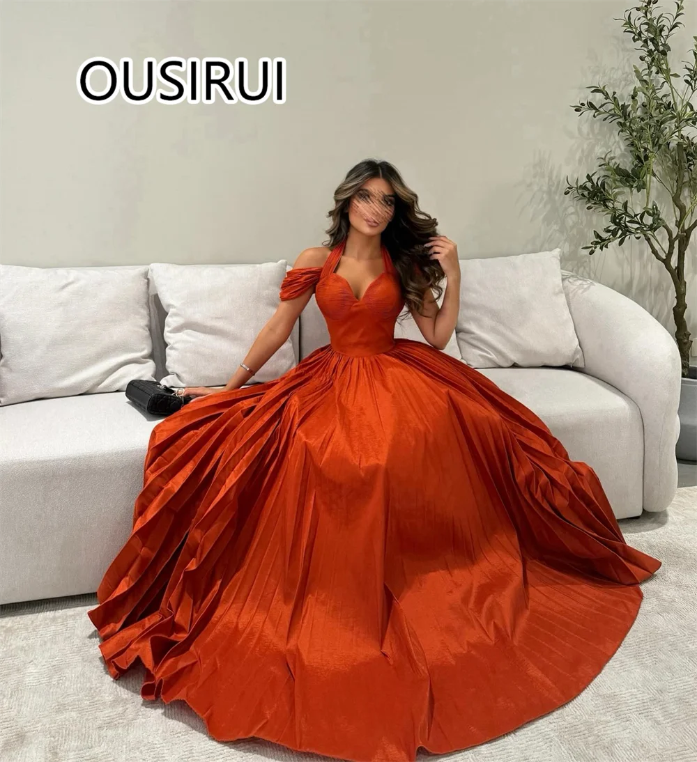 OUSIRUI V-hals Halter Satijn Geplooide Vrouwen Saudi Arabische Prom Gown A-lijn Slanke Lange Backelss Prom Vakantie Gown vestidos de fiesta