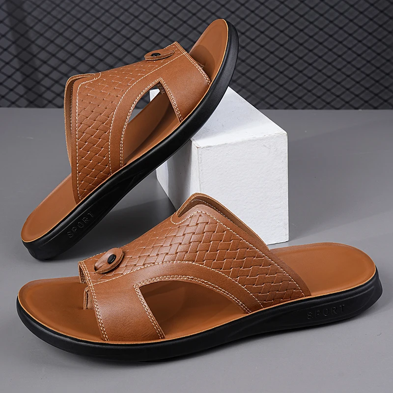

Мужские сандалии, новинка лета 2024, нескользящая дышащая легкая пляжная обувь на мягкой подошве, удобные модные тапочки без шнуровки с застежкой на носок