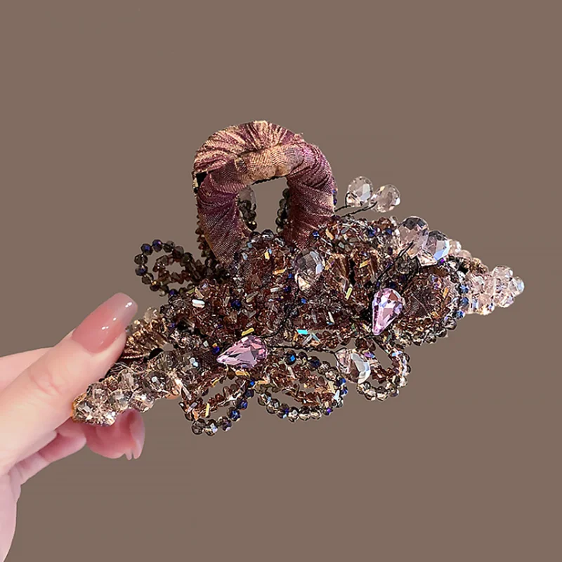 Luxury Crystal Bead Floral Butterfly Grip Clip Back Head Hair Shark Clip Women Sweet Headpiece Hair Claws WomenHair Accessories