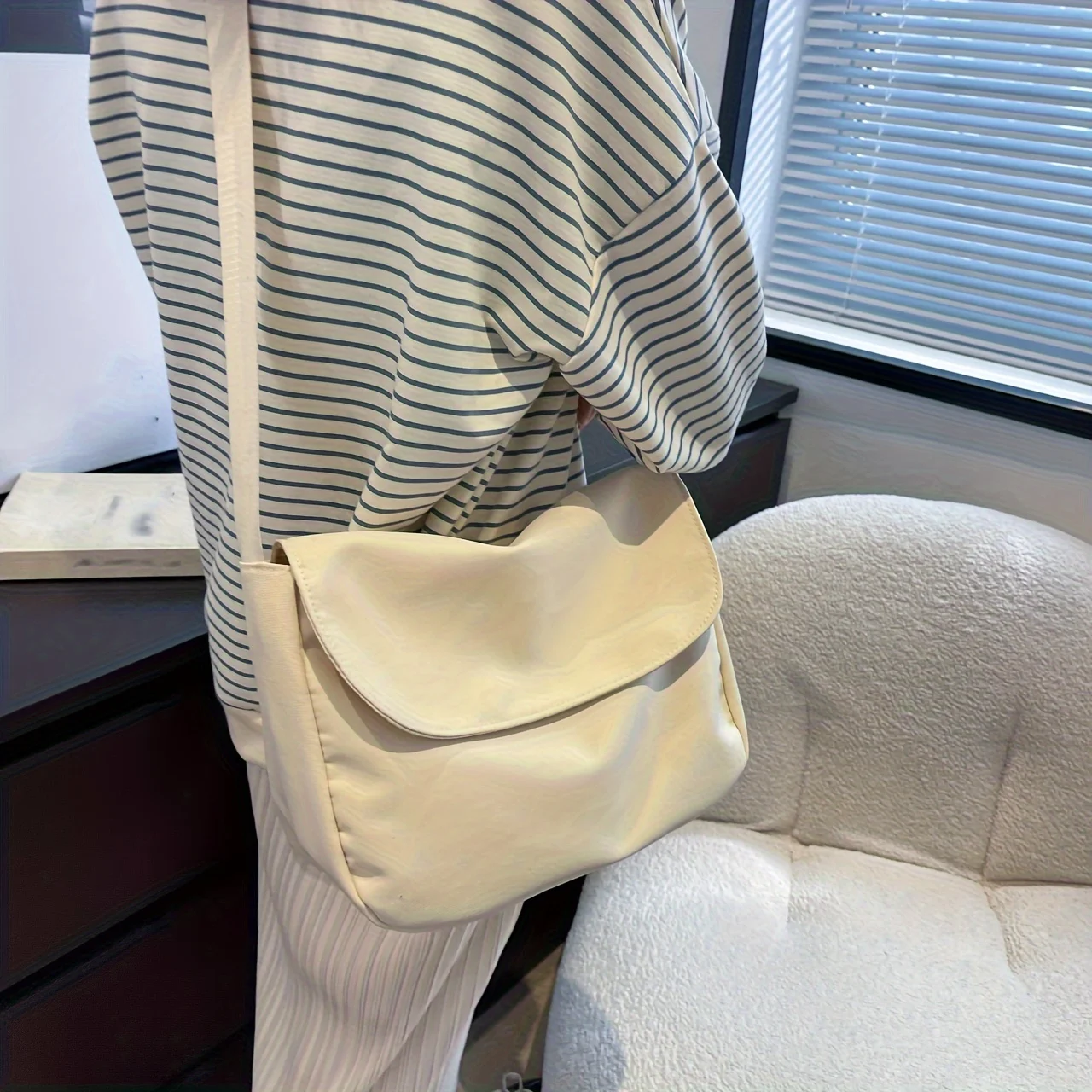 Stilvolle Damen Hobo Schulter-Umhängetasche, Geräumige Klapptasche mit Verstellbarem Riemen, Ideal für den Täglichen Arbeitsweg – Detail 2
