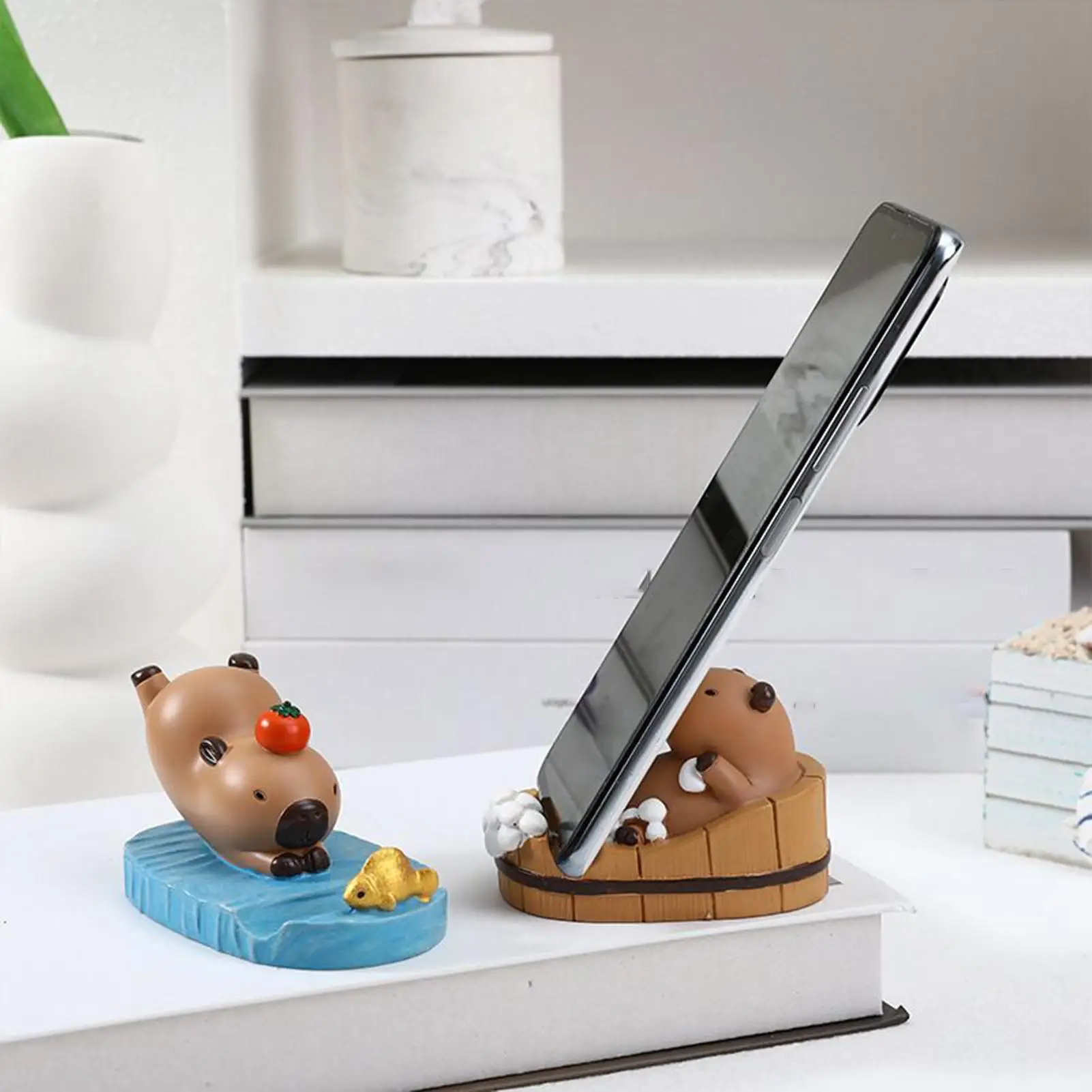 

Capybara Cell Phone Stand Cartoon Animal Tablet Stand Capybara Figure Multi-Functional Handheld Desktop Ornament Table