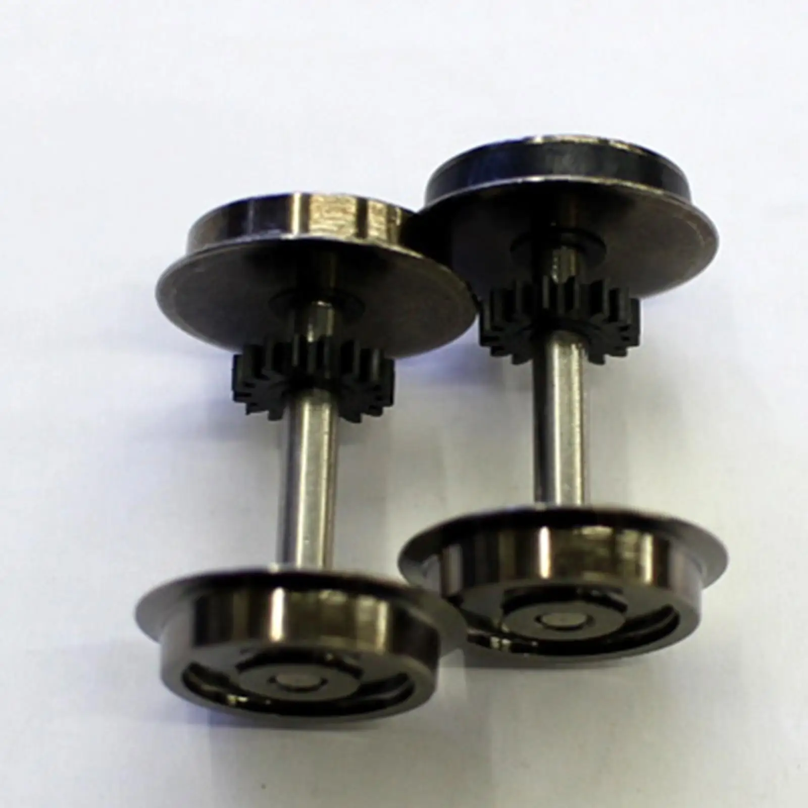 2 Pieces Metal DC Wheels Replacement HO Train Parts HO Train Model Wheels Gear Train Wheel Set for 1/87 Model Train Accessories