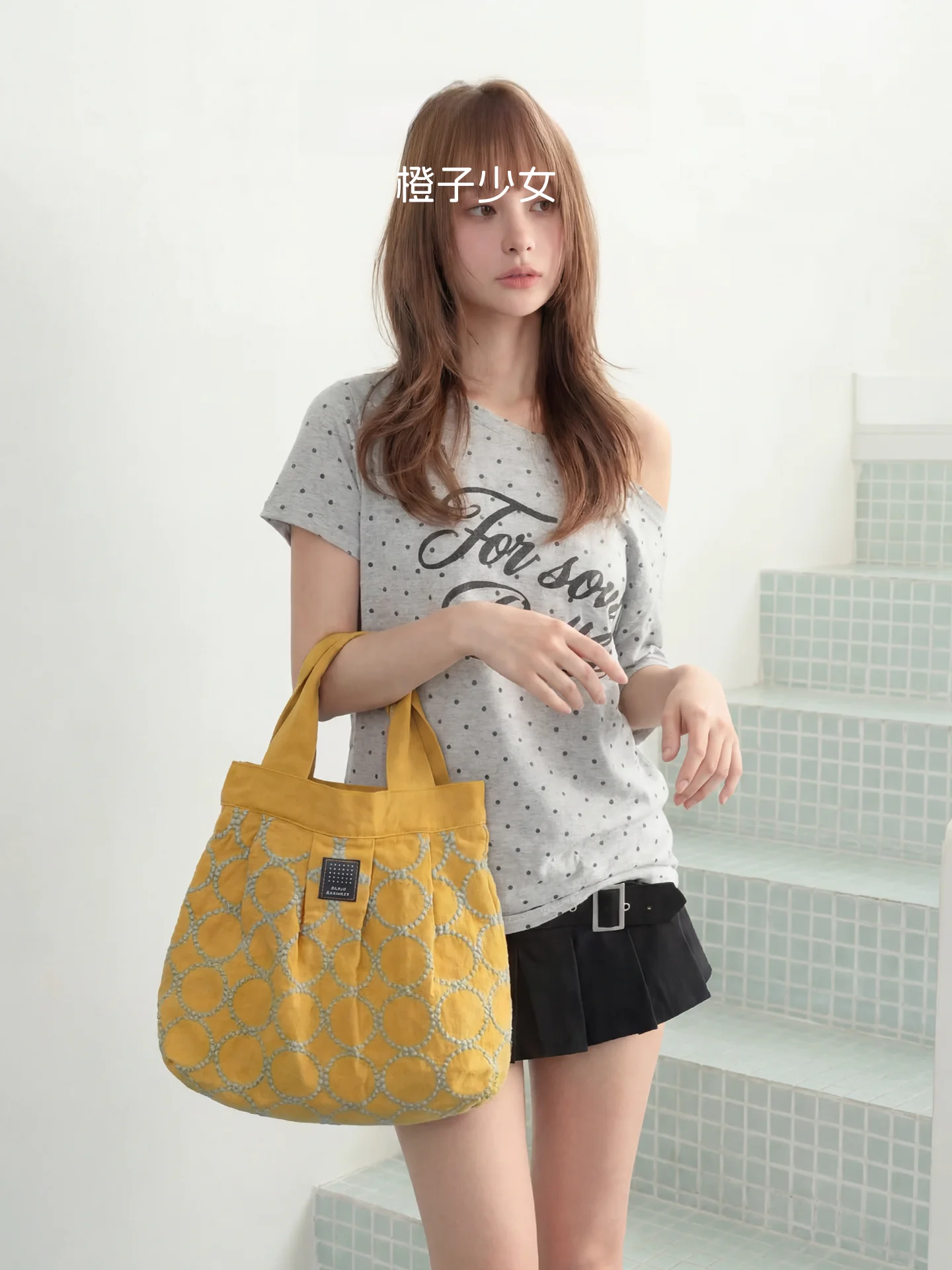 

Embroidered Heavy Work Cotton Linen Bucket Handbag Women's Handbag Orange Girl Japanese Style New 2026 Bell Drum Flower Cotto...