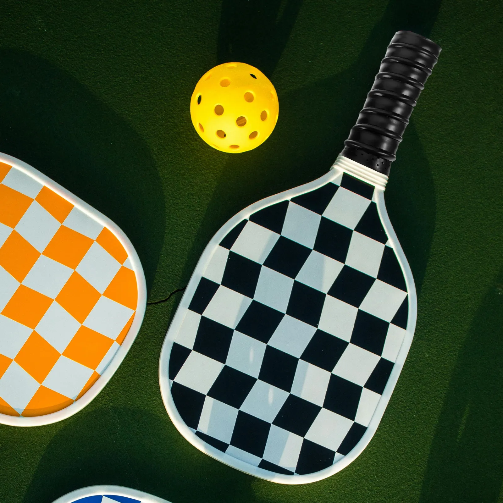 

Premium Pickleball Paddle Grip Tape Black Rubber Handle Band for Secure Hold Sweat Management Universal Fit for Rackets Sports